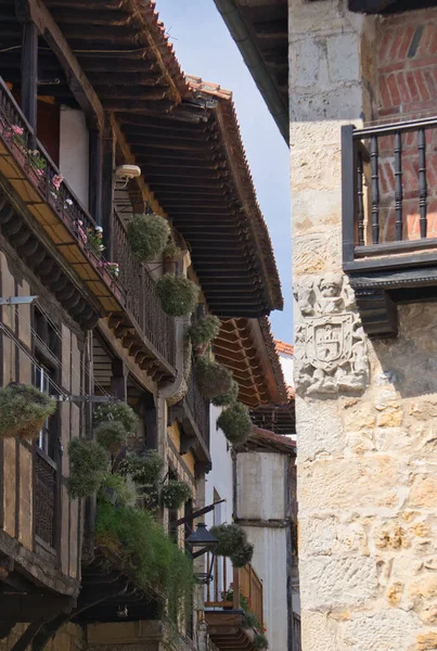 Old Facades Windows Old Town San Vicente Barquera Cantabria Spain — ストック写真