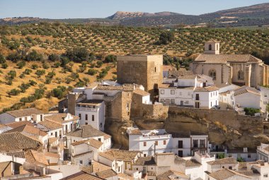 SETENIL DE LAS BODEGAS, CADIZ, SPAIN, SEPTEMBER, 5, 2022: Views of the village of Setenil in Andalucia,Spain,famous for being one of the most beautiful villages in Spain and for its famous cave houses