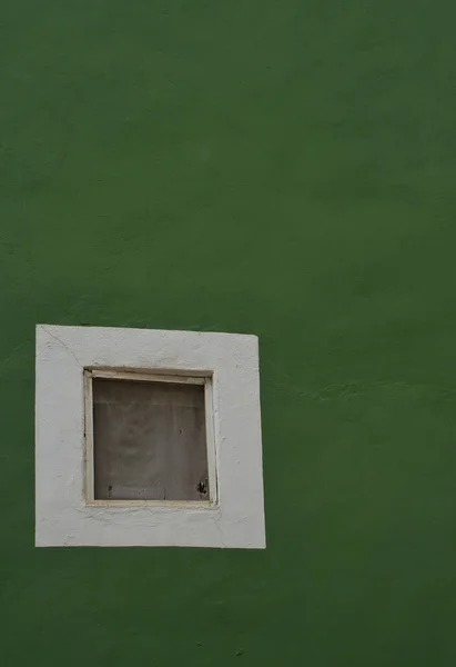Πολύχρωμο Πράσινο Χρώμα Πρόσοψη Λεπτομέρειες Παράθυρο Ένα Λατινικό Αποικιακό Κτίριο — Φωτογραφία Αρχείου