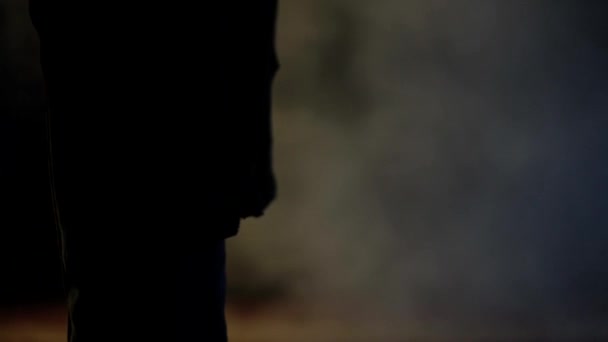 Scène Gothique Sombre Homme Courant Sous Angle Bas Dans Une — Video