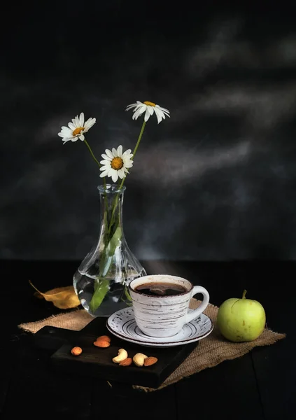 Still Life Vase Summer Bouquet Flowers Cup Coffee Green Apple — Stock Photo, Image