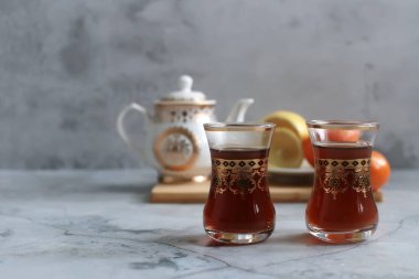 Limonlu çay. Doğu çayı. Doğu çayı iç..