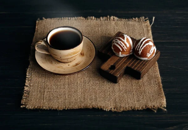 Coffee Cookies Appetizing Delicious Sweets Coffee Theme Cutting Board Table — Stock Photo, Image