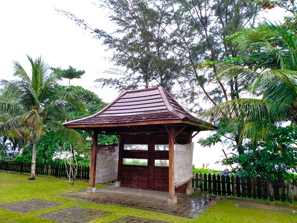 Pondok Pantai Cabane Plage Tropicale Indonésienne Cabane Bois Avec Palmiers — Photo