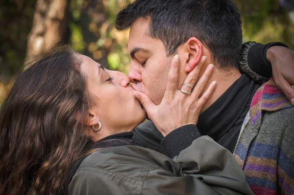 Nahaufnahme Detailansicht Von Sexy Französisch Tiefen Kuss Sinnliches Romantisches Paar — Stockfoto