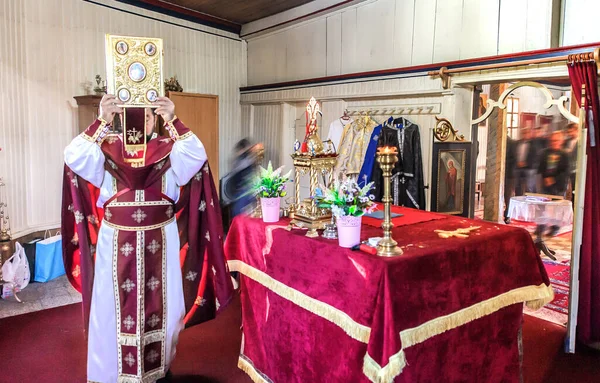 Sacerdote Religioso Durante Culto Igreja Autêntica Cerimónia Espiritual Religiosa Sagrado — Fotografia de Stock