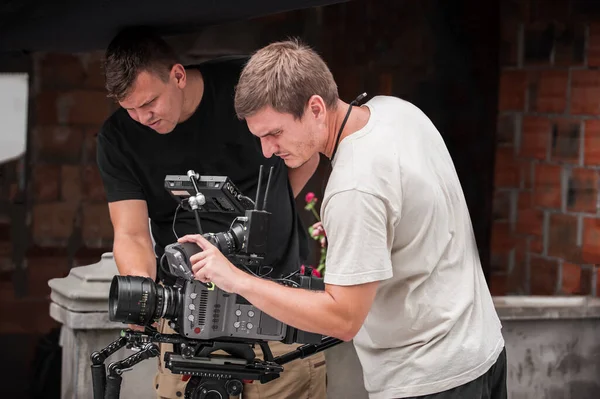 Nos Bastidores Cameraman Filmando Cena Filme Com Câmera Set Livre — Fotografia de Stock