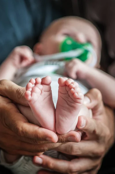 Close Detail Parent Holding Cute Soft Baby Small Leg His — Stockfoto