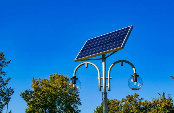 Zonneverlichting Fotovoltaïsche Lampen Het Park — Stockfoto
