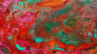 Oksitlenmiş bakır, soyutlama. Doğal turuncu, mavi. Yeşil sarı arka plan, paslı bakır kaplama.