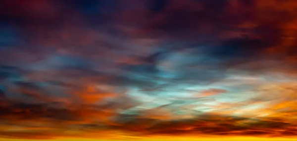 Ciel Nuageux Menaçant Bleu Profond — Photo