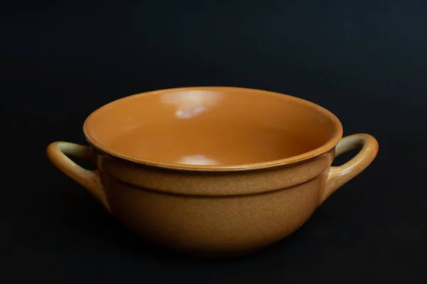 黑色底座陶瓷碗 — 图库照片