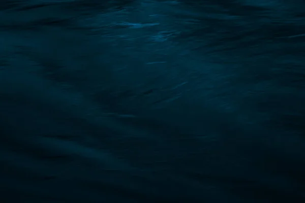 Волны Поверхности Воды Темных Тонах — стоковое фото