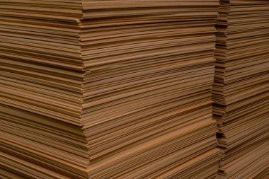 İnce ahşap paneller yığını