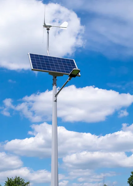 Obnovitelná Energie Osvětlovací Tyč Solární Panel Větrná Turbína — Stock fotografie