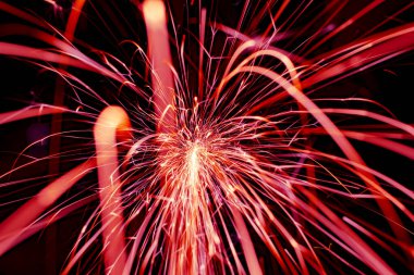 Işık çizgileri. Karanlıkta kıvılcımlar