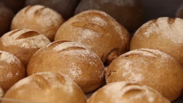 Vers Knapperig Brood Bij Bakker Brood Bakkerij Van Mand — Stockvideo