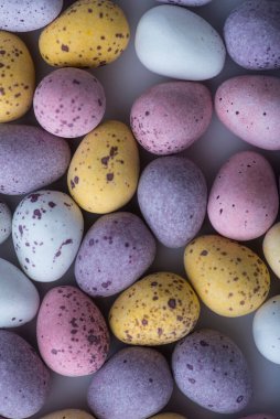 Renkli mini Paskalya yumurtaları