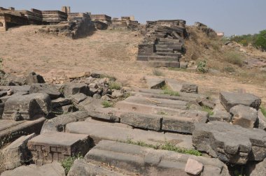 Antik Hint heykelleri ve Hindistan 'da yapılmış. 10. yüzyıldaki sanat eserleri tapınaklar tarihi insanlar, antik yaşam.