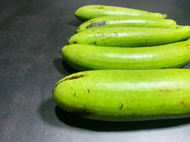 Şişe kabağı, Lagenaria Siceraria siyah arka planda izole edilmiş.. 