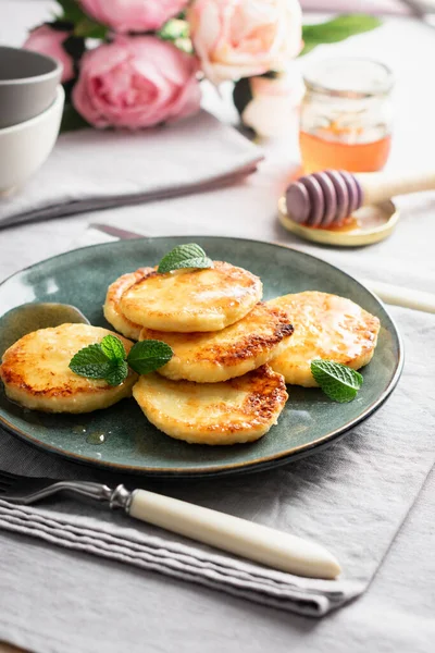 Cottage Cheese Pancakes Honey Breakfast — Stock Photo, Image