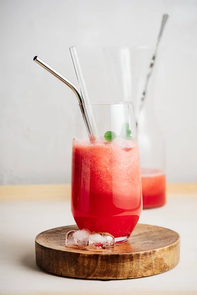 Δροσιστικό Καρπούζι Ποτό Αγκούα Φρέσκο Ποτήρι Καλαμάκι — Φωτογραφία Αρχείου