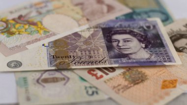 Sığ alan derinliğine sahip GBP para birimi banknotları