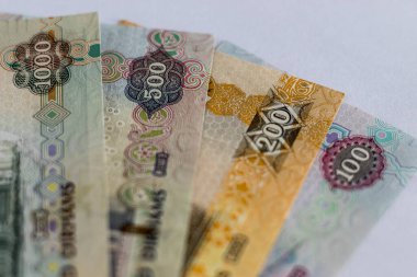 Birleşik Arap Emirliği 'nin 1000, 500, 200 ve 100' lük banknotları