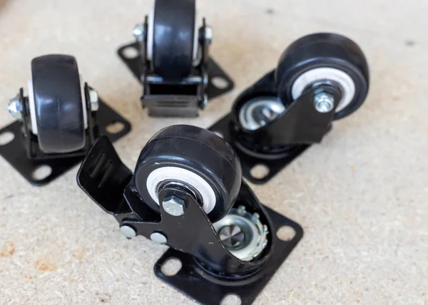 Sandalyeler ve masalar için tekerlek