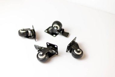 İzole edilmiş beyaz arkaplanda lastik