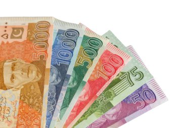 Pakistan 5000, 1000, 500, 100, 75 ve 50 rupilik banknotlar.