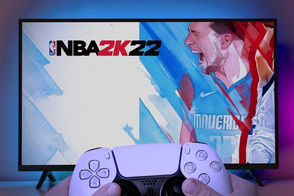 Boy Jugando Nba 2K22 Con Playstation Controller Nov 2021 Sao —  Fotos de Stock