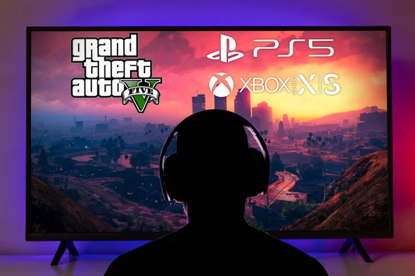 Hombre Jugando Gta Versión Próxima Generación Pantalla Mar 2022 Sao —  Fotos de Stock