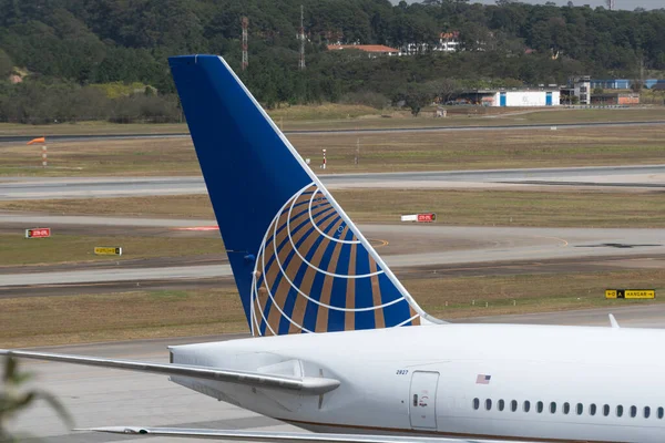 United Airlines Logo Aircraft Tail Gru Airport Jul 2022 Sao — Stockfoto