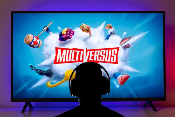 Man Headphone Playing Multiversus Game Screen Jul 2022 Sao Paulo — Stockfoto