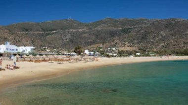 Yunanistan 'ın güzel Mylopotas plajının panoramik manzarası