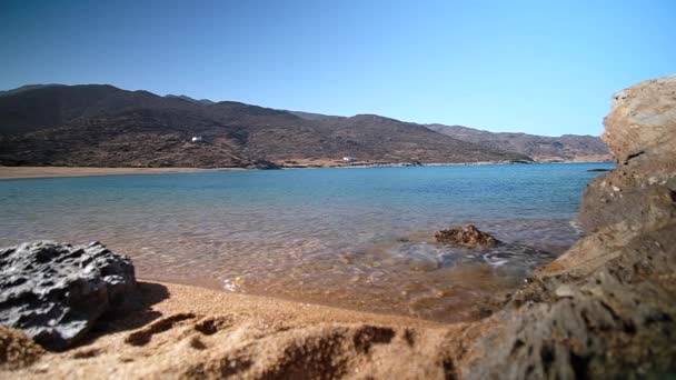 Мечтательный Пляж Каламоса Иосе Греция Уникальной Чистой Водой Замедленной Съемке — стоковое видео