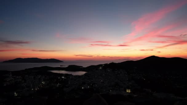 Vista Panorâmica Porto Ios Grécia Enquanto Sol Põe Uma Forma — Vídeo de Stock
