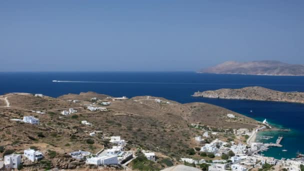 Panoramatický Výhled Ostrov Ios Trajektový Člun Ostrov Sikinos Pozadí — Stock video