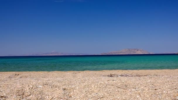 Pemandangan Pantai Berpasir Dan Pirus Agia Theodoti Yang Menakjubkan Yunani — Stok Video