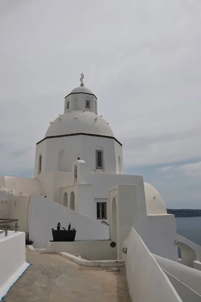 Blick Auf Eine Schöne Weiß Getünchte Und Traditionelle Orthodoxe Kirche — Stockfoto