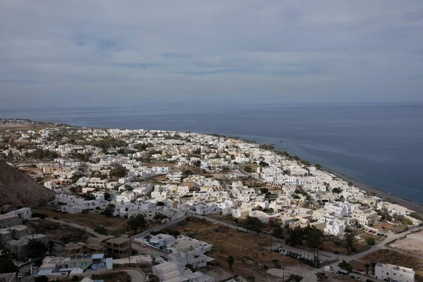 Panoramiczny Widok Wioskę Kamari Lotnisko Morze Punktu Widzenia Santorini Grecja — Zdjęcie stockowe