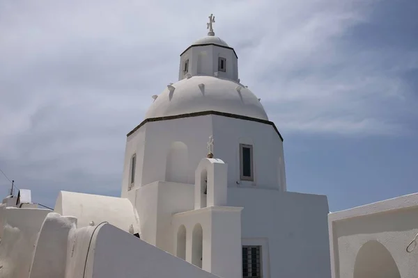 Vue Une Belle Église Orthodoxe Blanchie Chaux Traditionnelle Santorin Grèce — Photo