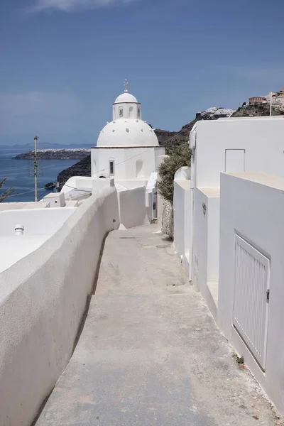 Beco Pequeno Típico Que Conduz Uma Capela Ortodoxa Whitewashed Ilha — Fotografia de Stock