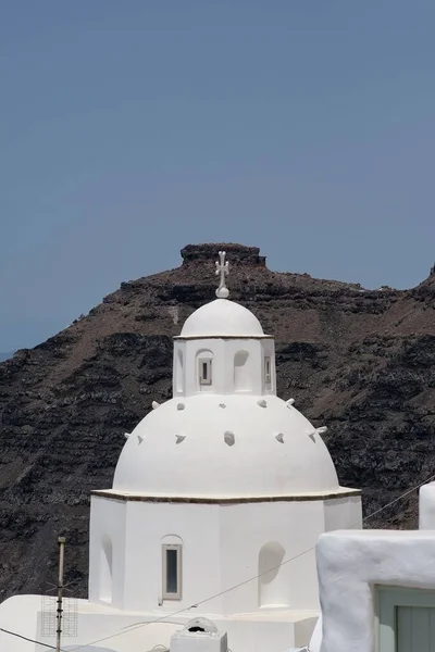 Vue Une Belle Église Orthodoxe Blanchie Chaux Traditionnelle Santorin Grèce — Photo