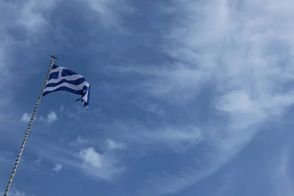 Bandera Grecia Ondeando Sobre Fondo Azul Cielo —  Fotos de Stock