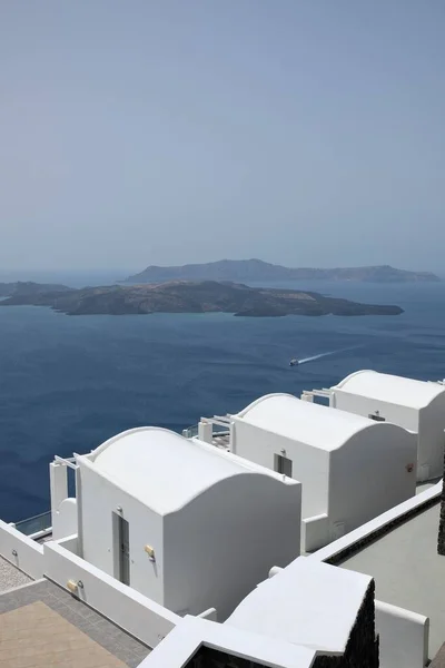 Santorini Görögország 2021 Május Egy Komphajó Hagyja Santorini Kikötőjét Halad — Stock Fotó