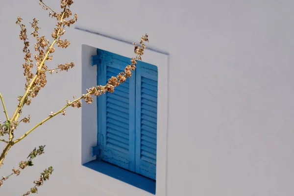 Vue Une Maison Blanche Avec Volets Bleus Santorin Grèce — Photo