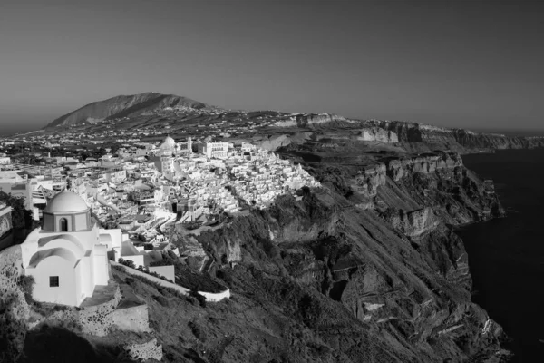 Vista Panorâmica Pitoresca Aldeia Fira Santorini Mar Egeu Preto Branco — Fotografia de Stock