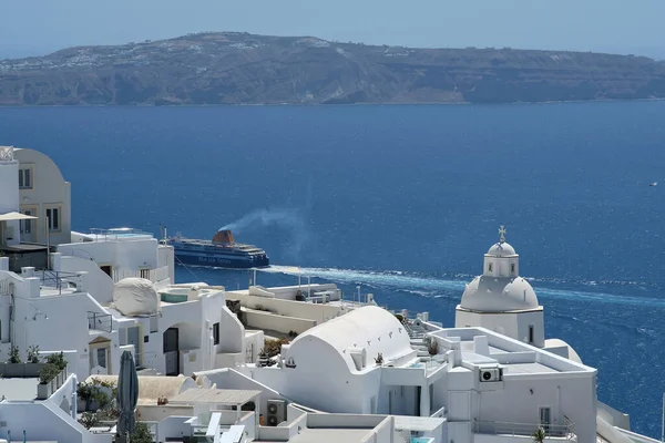 Santorin Grèce Mai 2021 Église Pittoresque Blanchie Chaux Les Villas — Photo